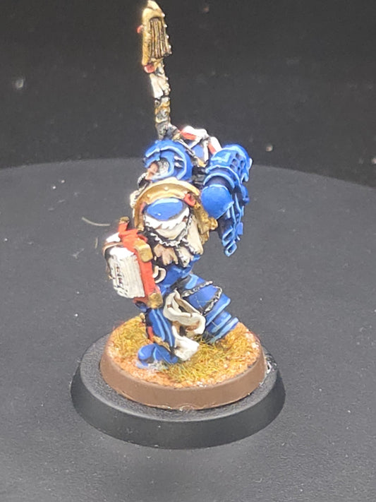 Warhammer 40k Ultramarines Librarian With Staff And Book OOP METAL Table Ready1