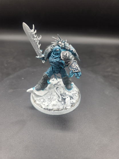 Warhammer 40K Roboute Guilliman Space Marine some paint0