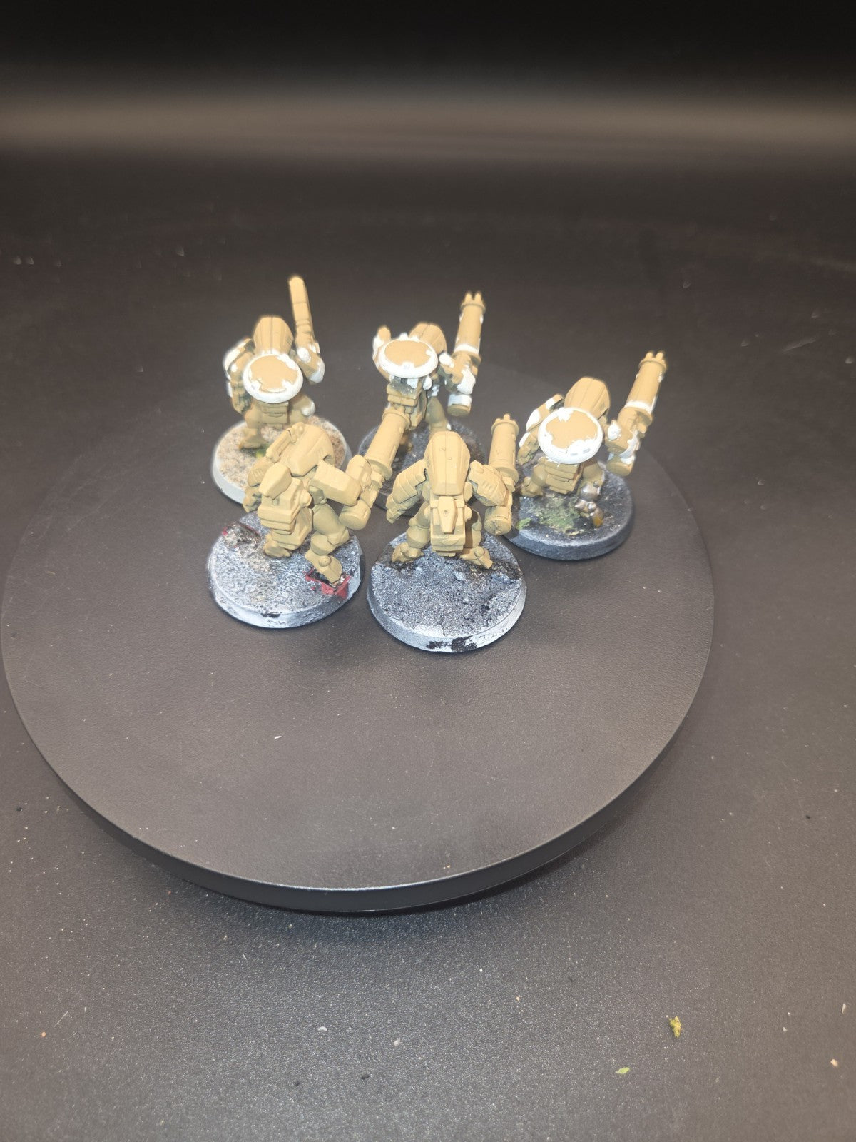 Games Workshop Warhammer 40K Tau Stealth Suit x5 partial paint2