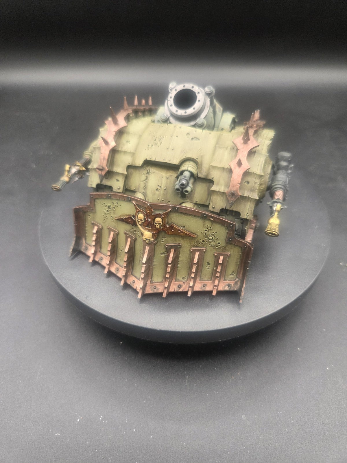Warhammer 40K Death Guard Plagueburst Crawler Tabletop Ready Painted0