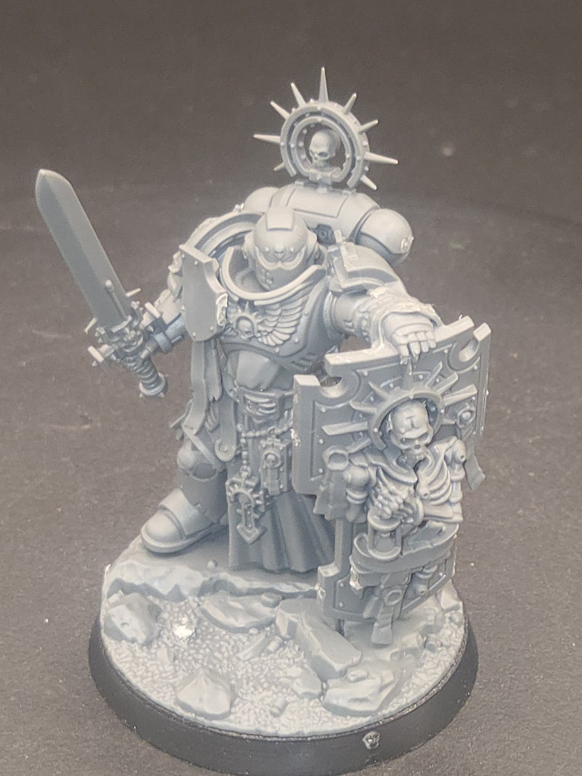 Warhammer 40K - Captain with Relic/Storm Shield - Indomitus Box Space Marine0