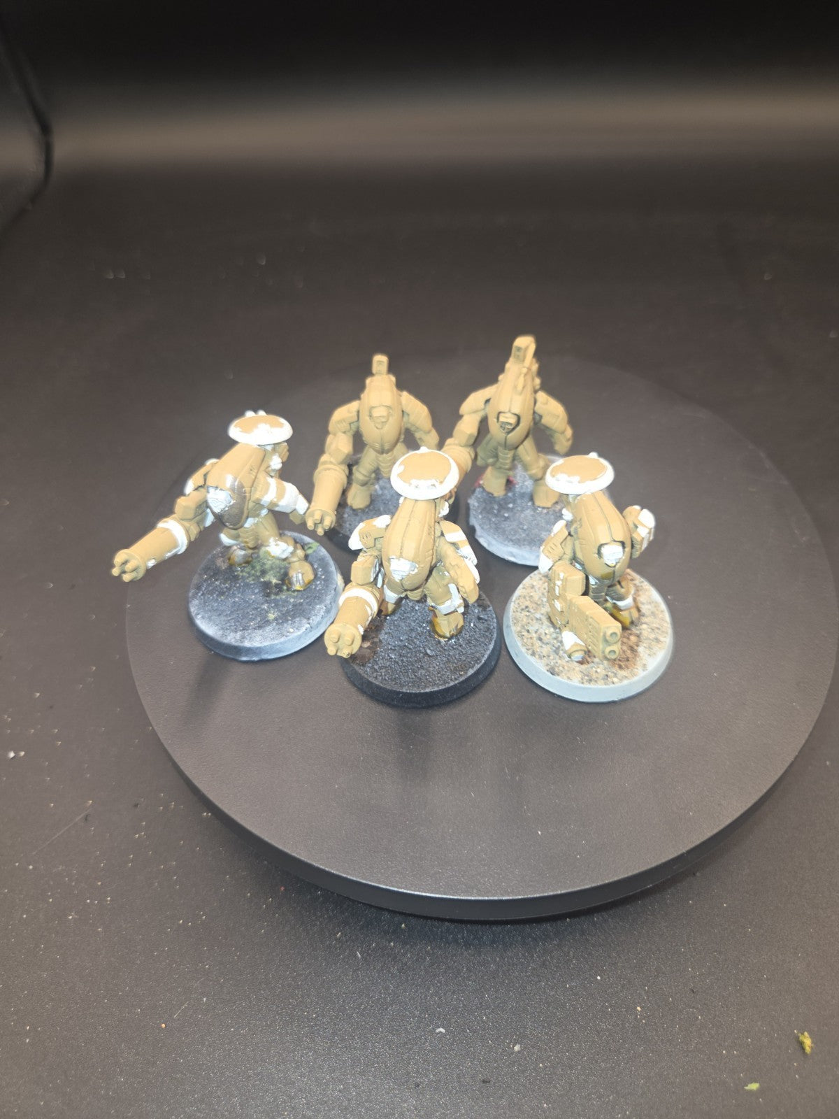 Games Workshop Warhammer 40K Tau Stealth Suit x5 partial paint0