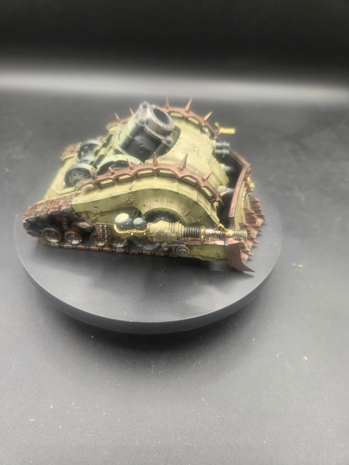Warhammer 40K Death Guard Plagueburst Crawler Tabletop Ready Painted2