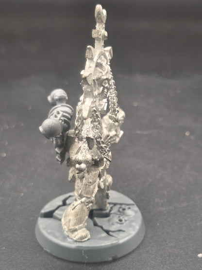 CLASSIC Warhammer 40K Chaos Space Marine Icon Bearer, Metal - OOP Games Workshop3
