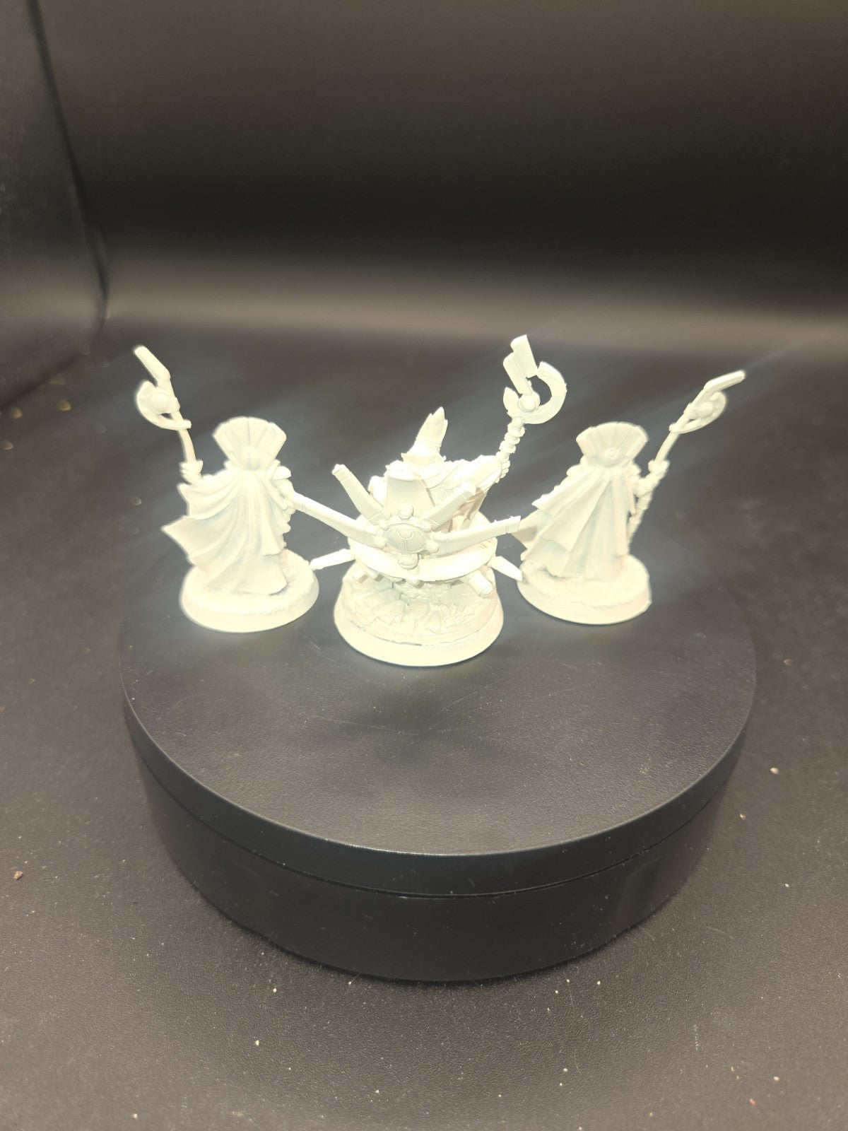 40K Tau Empire Aun'Va Master of the Undying Spirit & 2 Ethereal Guard2