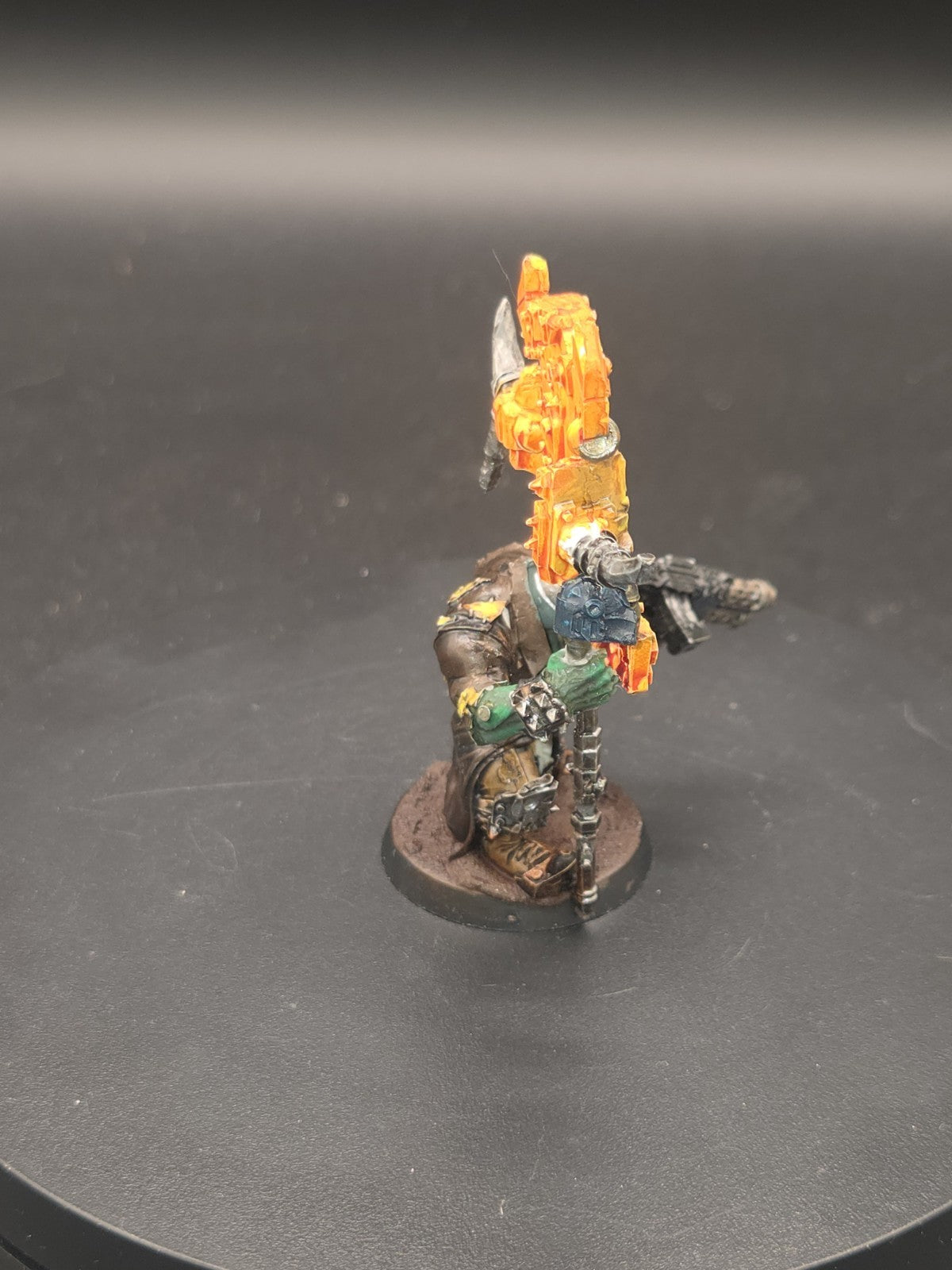 Ork Greatcoat Banner Bearer -Kromlech- Nob Waaagh Banner Warboss Mek painted3