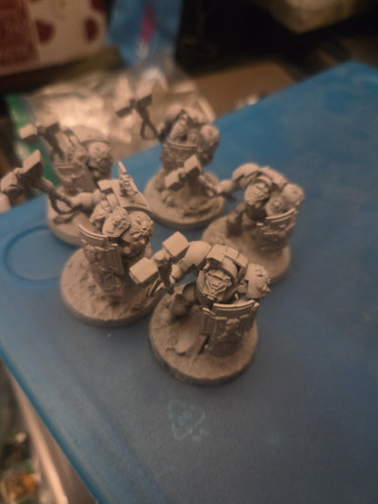 Games Workshop Warhammer Space Marines - Assault Terminators Hammers + Shield1