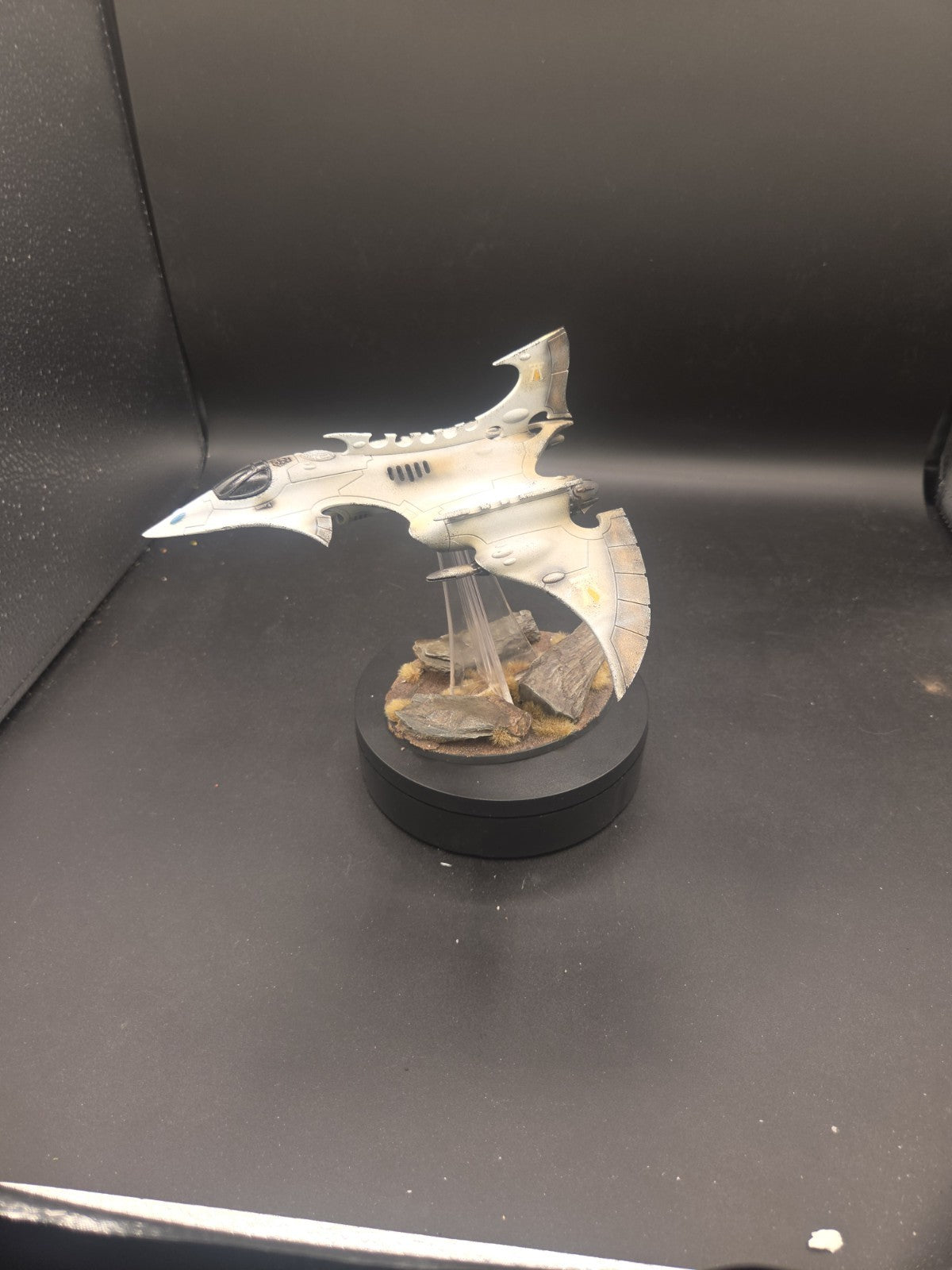 Games Workshop Warhammer 40k Aeldari Hemlock Wraithfighter Pro painted based1
