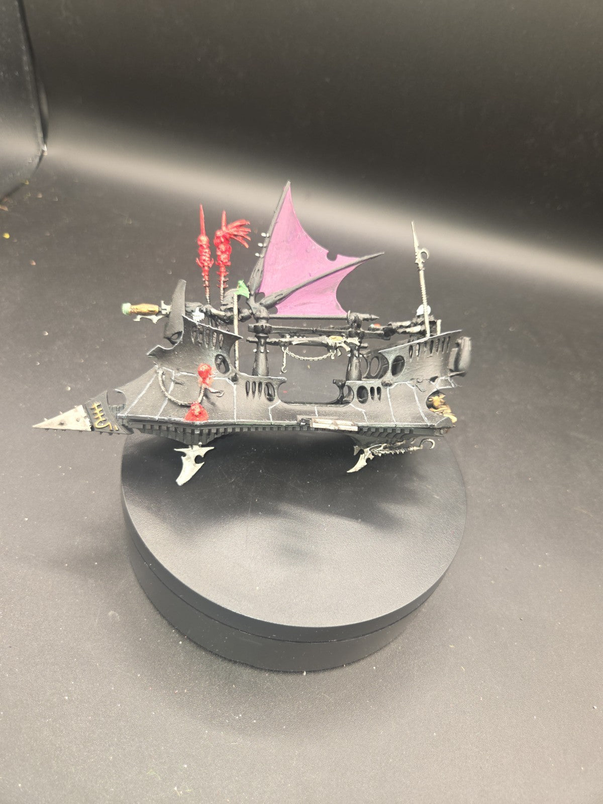 Warhammer 40k Dark Eldar Drukhari Raider Tabletop Painted1