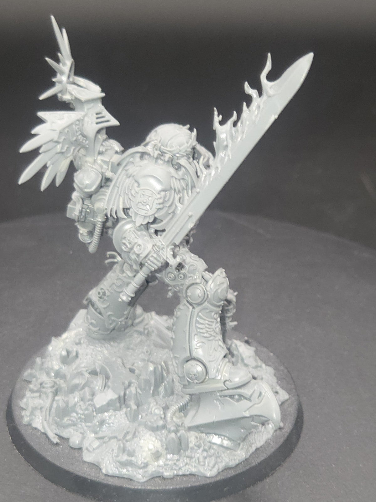 Warhammer 40K Roboute Guilliman Space Marine. ready to paint3