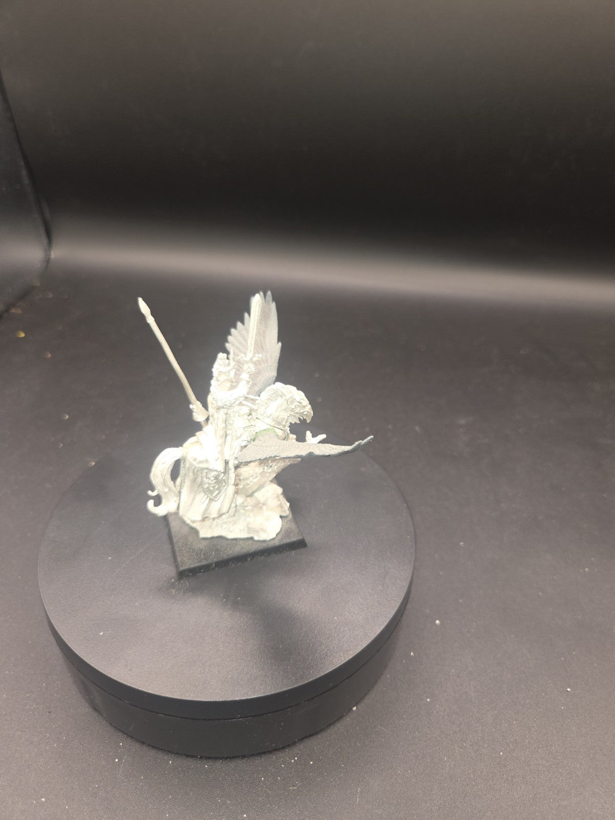 Warhammer Metal Bretonnia LOUEN LEONCOEUR ON HIPPOGRIFF2