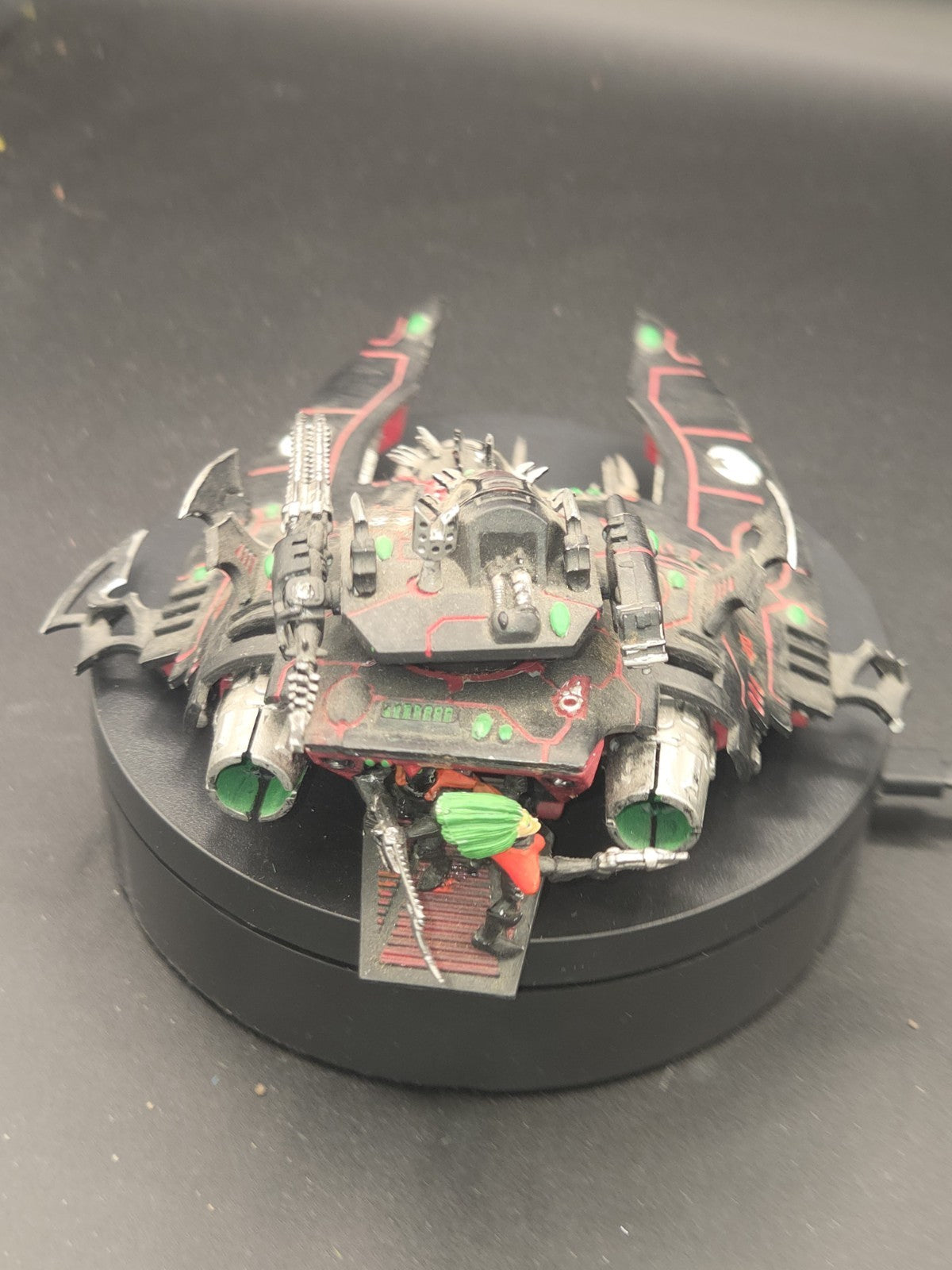 Warhammer 40k Aeldari Wave Serpent kitbashed Drukari. Tabletop painted2