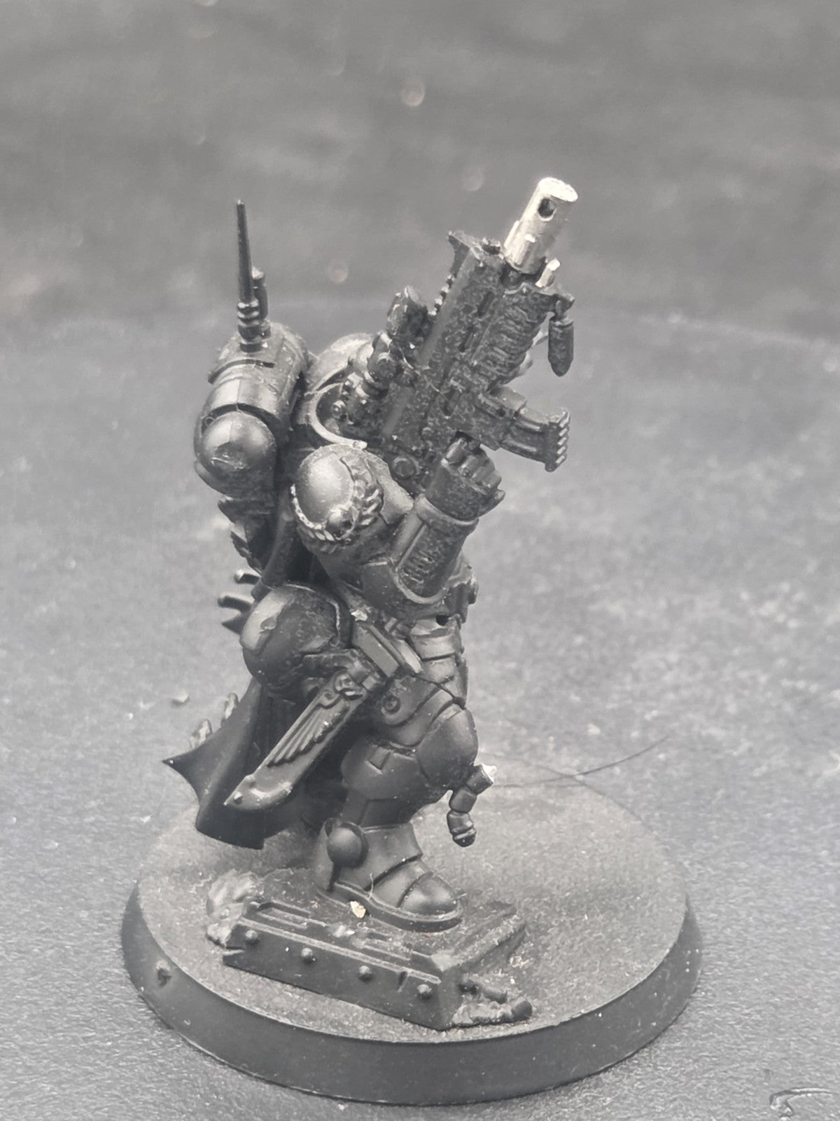 Games Workshop Warhammer 40K Space Marine Primaris Captain in Phobos Armor3