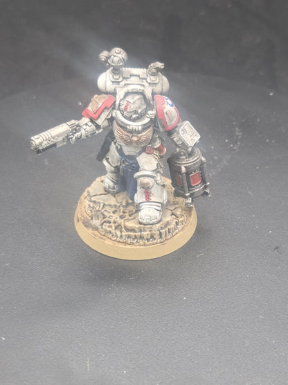 Space Marines Apothecary Biologis from Heroes of the Chapter Tabletop Ready 40k0
