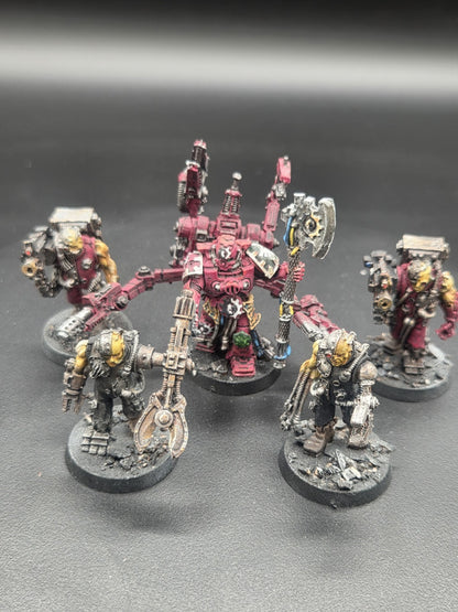 Games Workshop WH40K Techmarine With Servitors Finecast Well Painted3