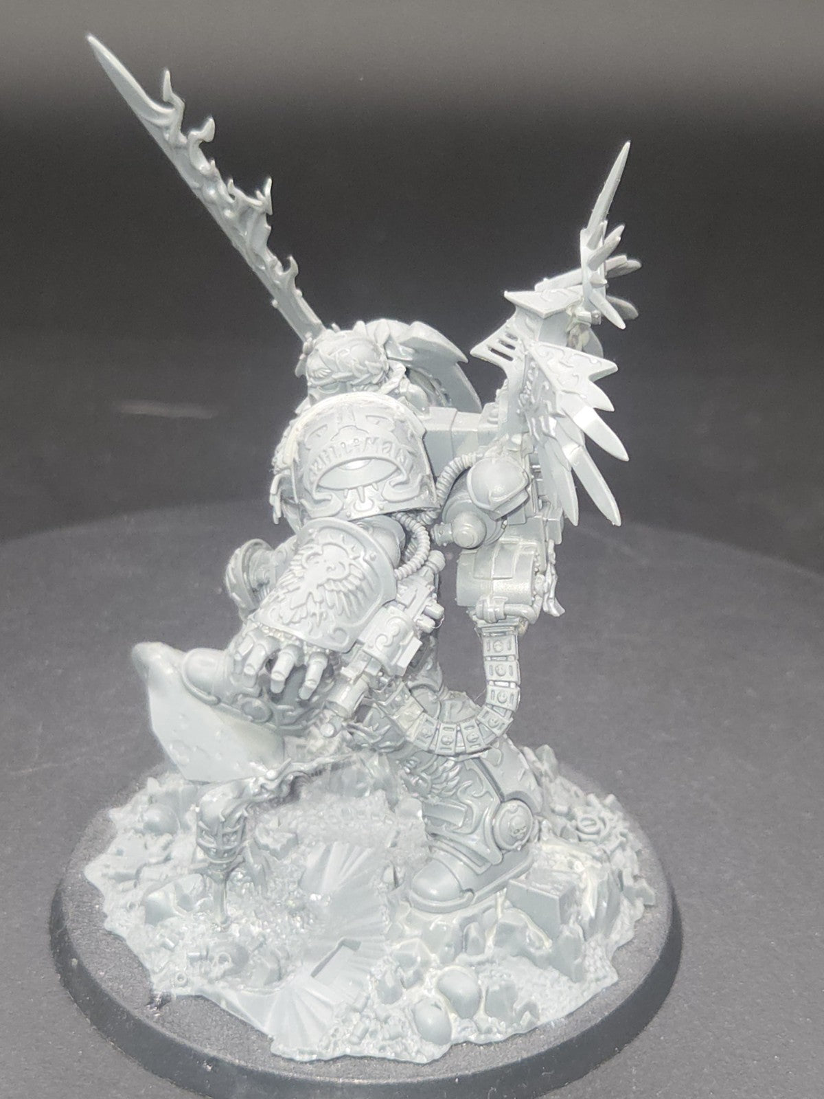 Warhammer 40K Roboute Guilliman Space Marine. ready to paint1