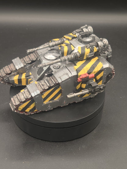 SPACE MARINES Sicarian Battle Tank #1 Well Painted Warhammer 40K Iron Warriors2