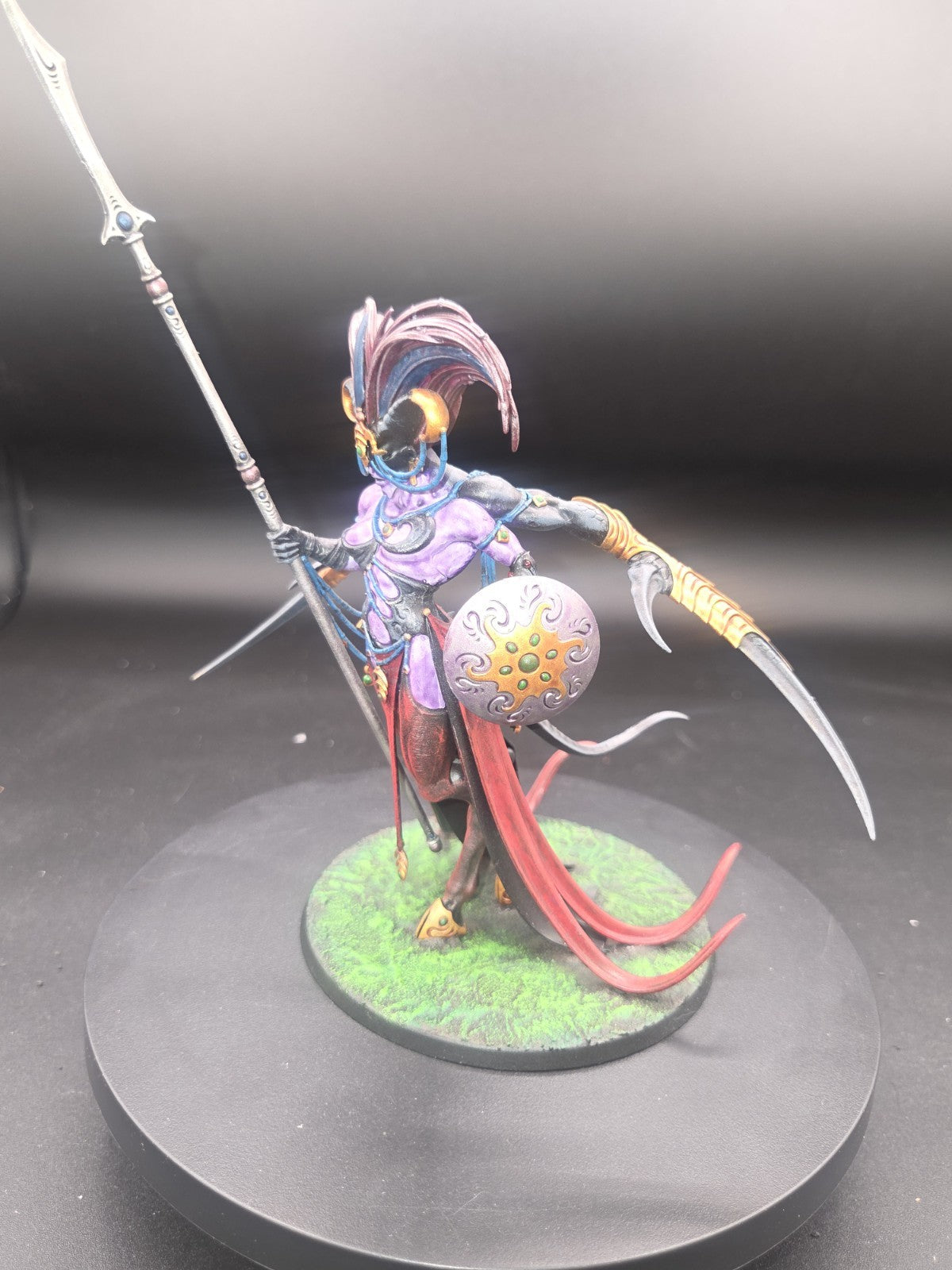 Shalaxi Helbane Slaanesh Warhammer well Painted1