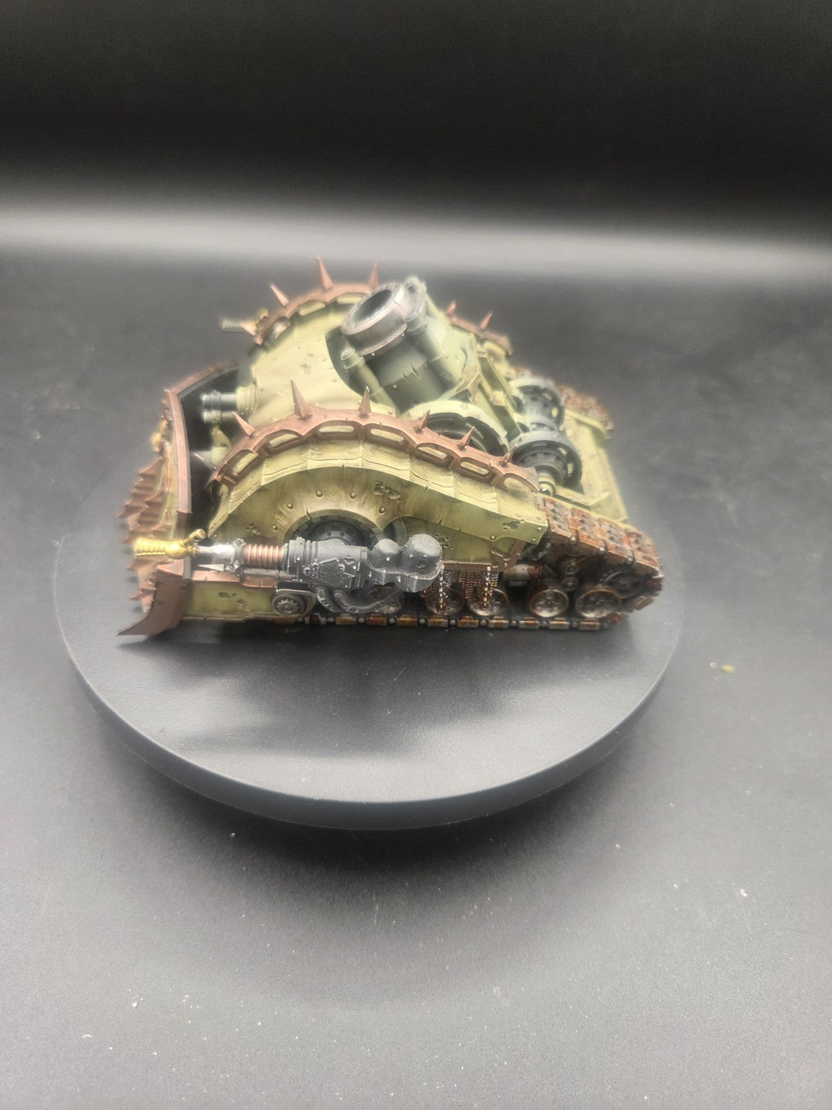 Warhammer 40K Death Guard Plagueburst Crawler Tabletop Ready Painted1